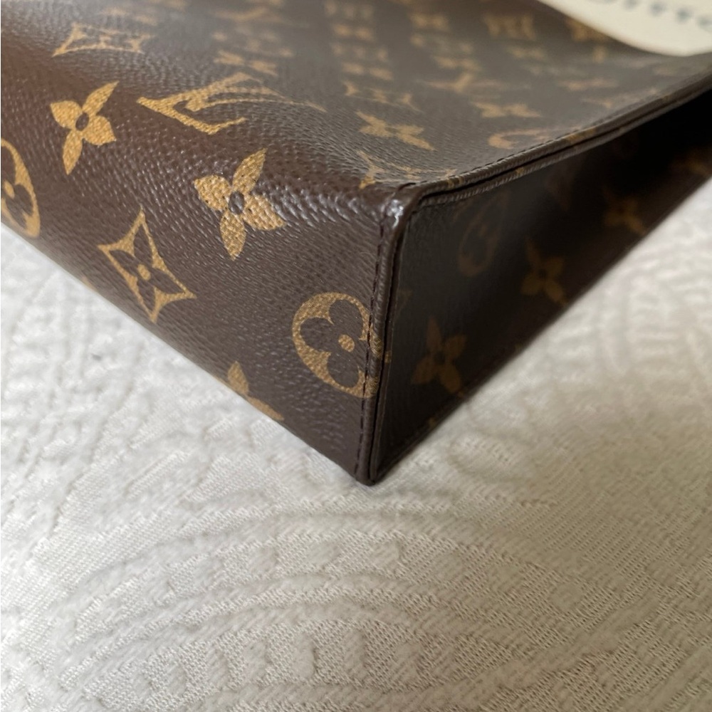 Louis Vuitton Monogram Pouch Toiletry 26 - Picture 3 of 11